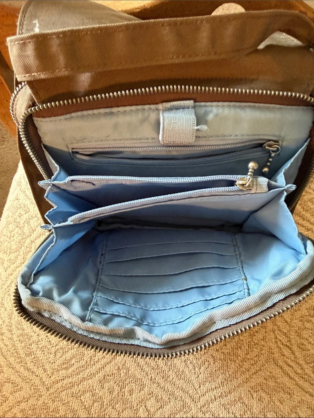Baggallini Taupe Men's Messenger Crossbody